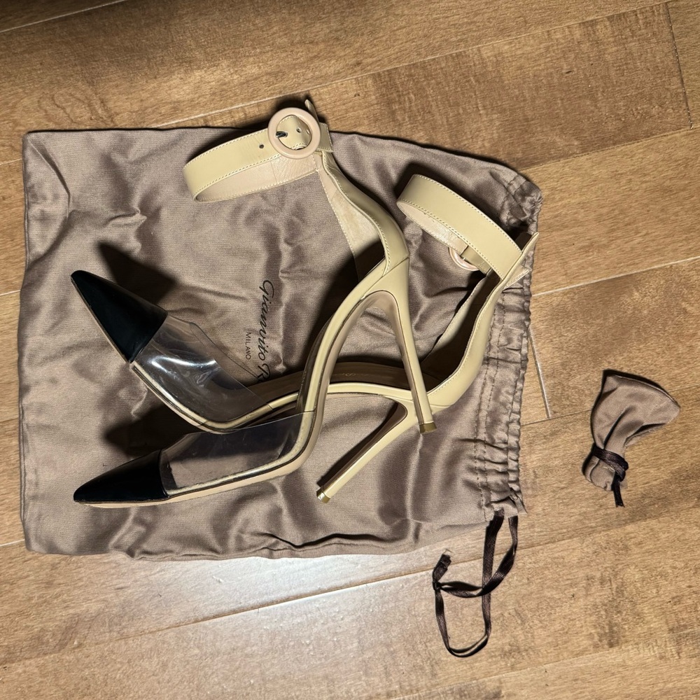 Gianvito Rossi Nude and Black Leather and PVC Ankle Strap Pumps Size 38.5 - Picture 6 of 12